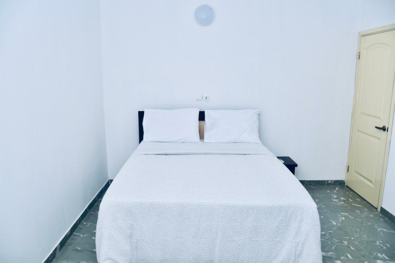 Hotel La Couronne Rw Yaounde Ngoại thất bức ảnh