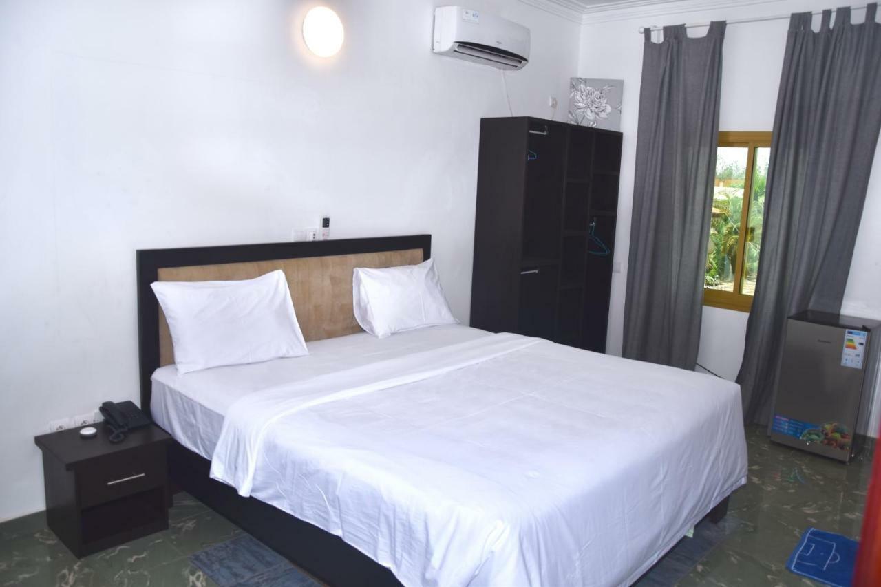 Hotel La Couronne Rw Yaounde Ngoại thất bức ảnh