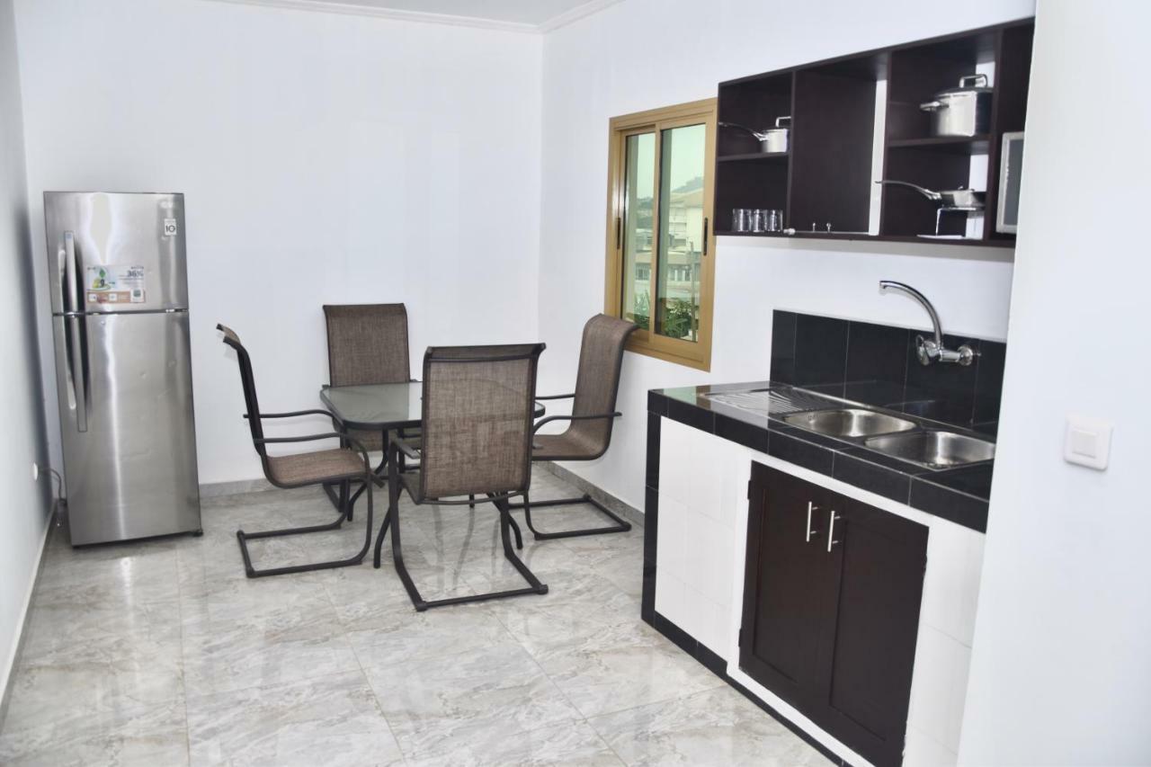Hotel La Couronne Rw Yaounde Ngoại thất bức ảnh