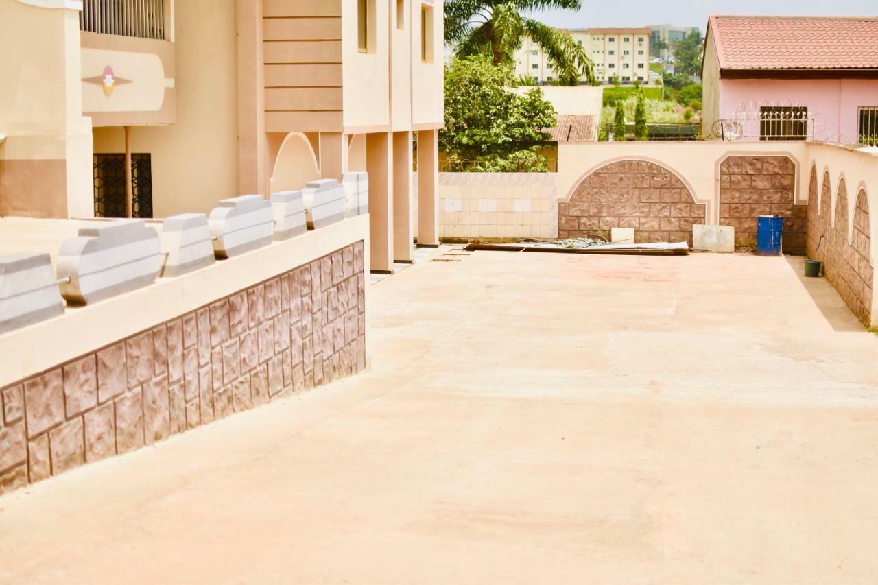 Hotel La Couronne Rw Yaounde Ngoại thất bức ảnh