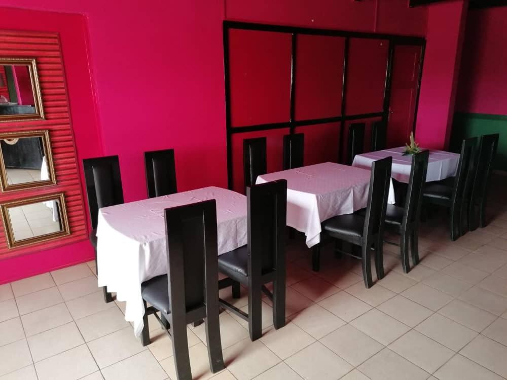 Hotel La Couronne Rw Yaounde Ngoại thất bức ảnh